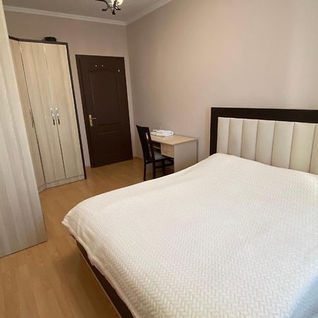 Comfortable 2-Br For 4 تيرانا المظهر الخارجي الصورة